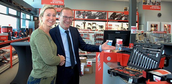 Overhandigen gereedschapset Overhandigen gereedschapset
